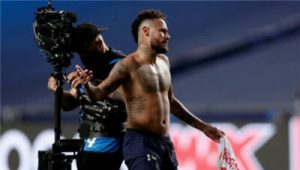 Lyon Beat PSG, Neymar Injured