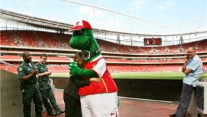 Ozil Offers To Pay Arsenal Mascot Salary